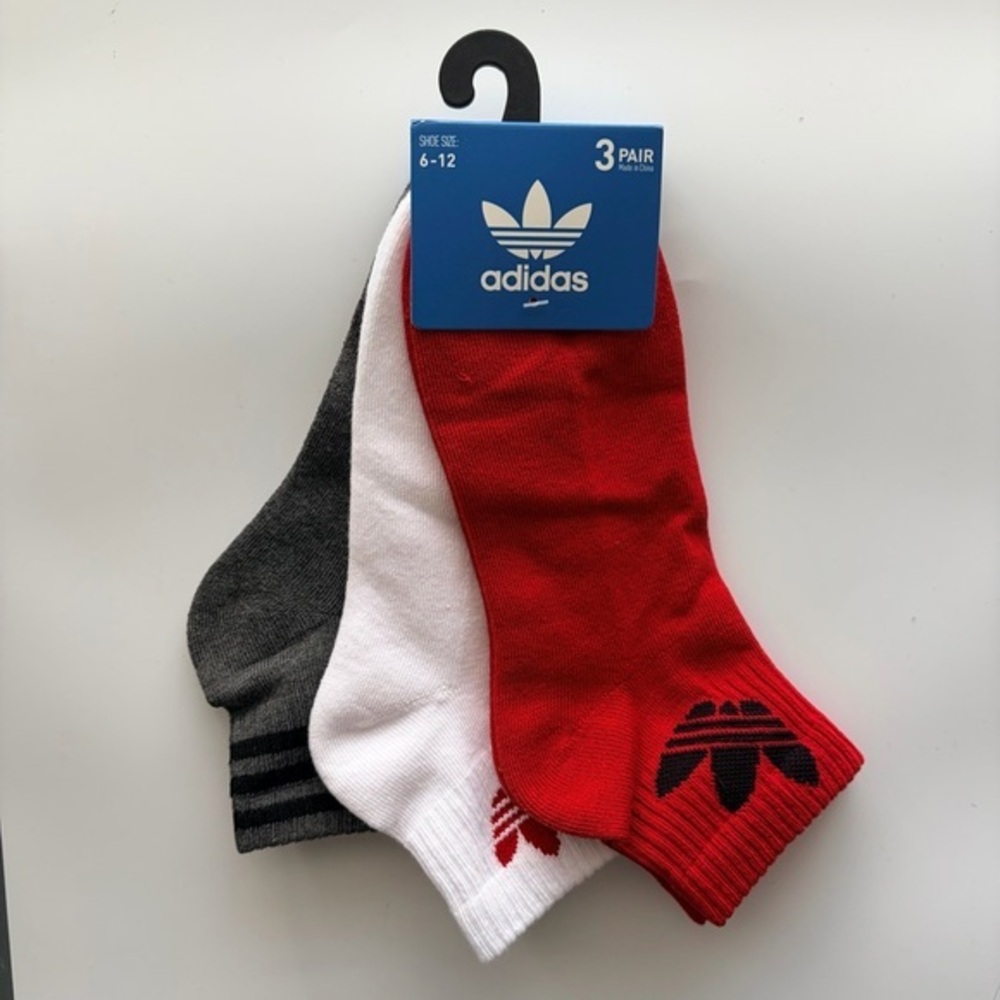 Adidas men’s quarter socks 3 pairs size 6-12 red white gray black